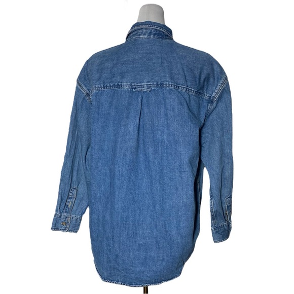 Old Navy Oversized Utility Pocket Boyfriend Shirt - Picture 4 of 9